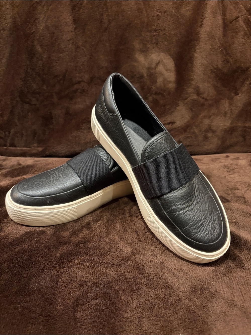 UGG, Women’s Black Slip-On Leather Sneakers